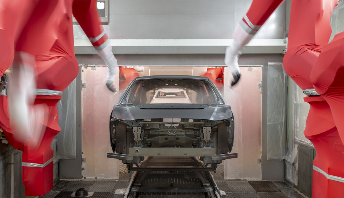 Magna_Paint_Shop_Jaguar I-PACE 7298_LM_20181210_ Magna_Paint_Shop_Jaguar I-PACE 7298_LM_20181210_