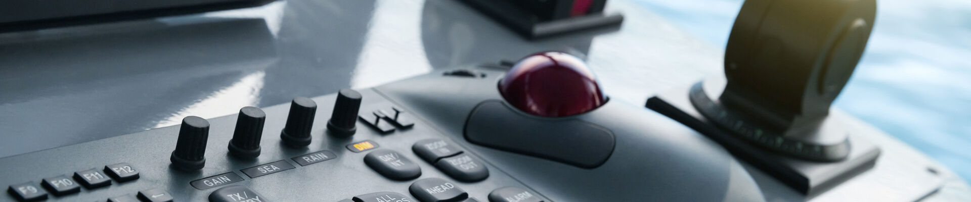 Schiffssteuerung_Fotolia_75481530_XL_lichtpunkt_bearb