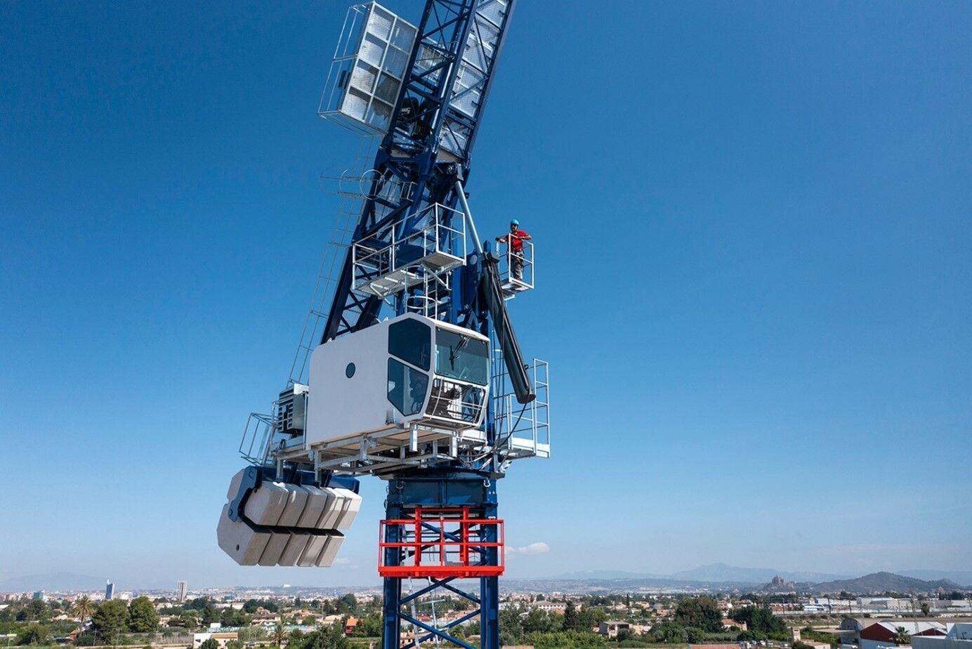 Atvise Monitor Efficient Crane Control - atvise® Success Story - atvise - HMI + SCADA