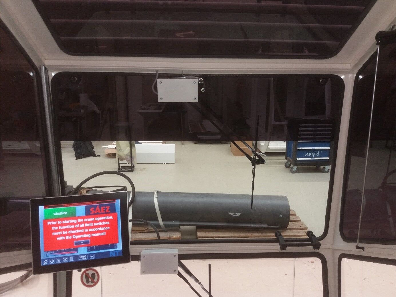 Atvise Monitor Efficient Crane Control - atvise® Success Story - atvise - HMI + SCADA
